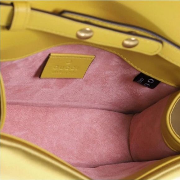 Gucci Broadway Pearly Bee Shoulder Bag
Crystal Embellished Satin - Picture 5 of 14